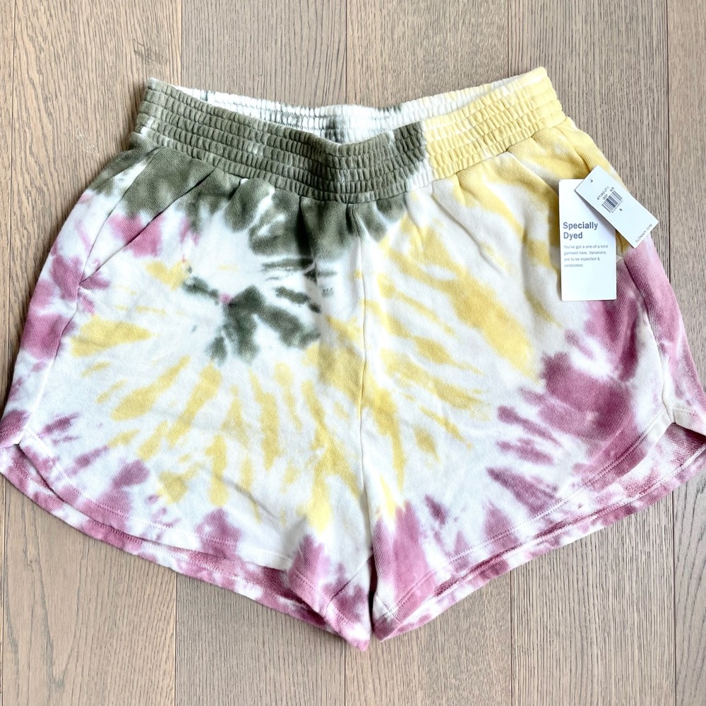 Old Navy NWT tie dye shorts size small